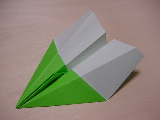 コックピットのついた紙飛行機 折り紙飛行機の作り方 Kefi Pallhkari